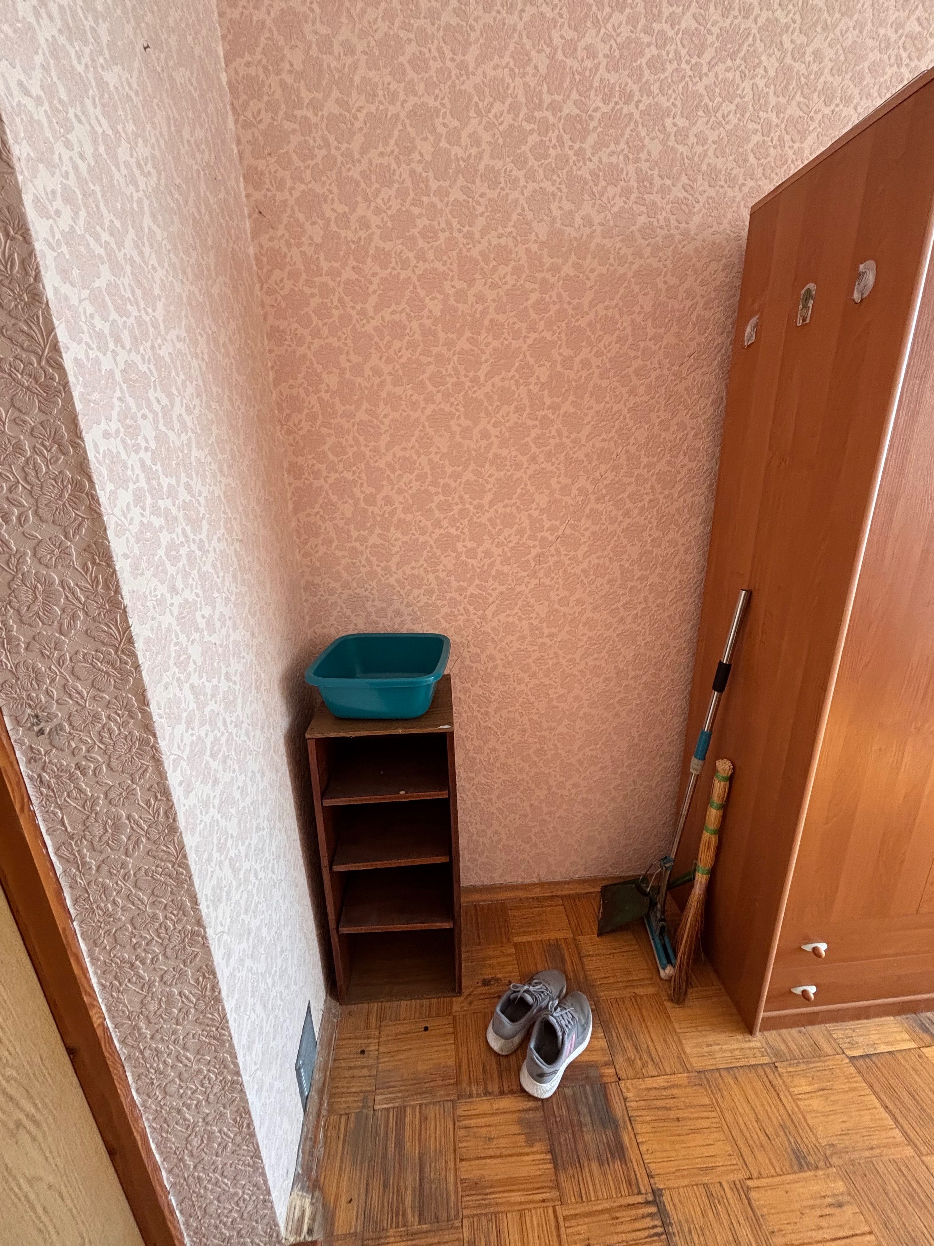 Продам кімнату в комунальній квартирі Дарницький
