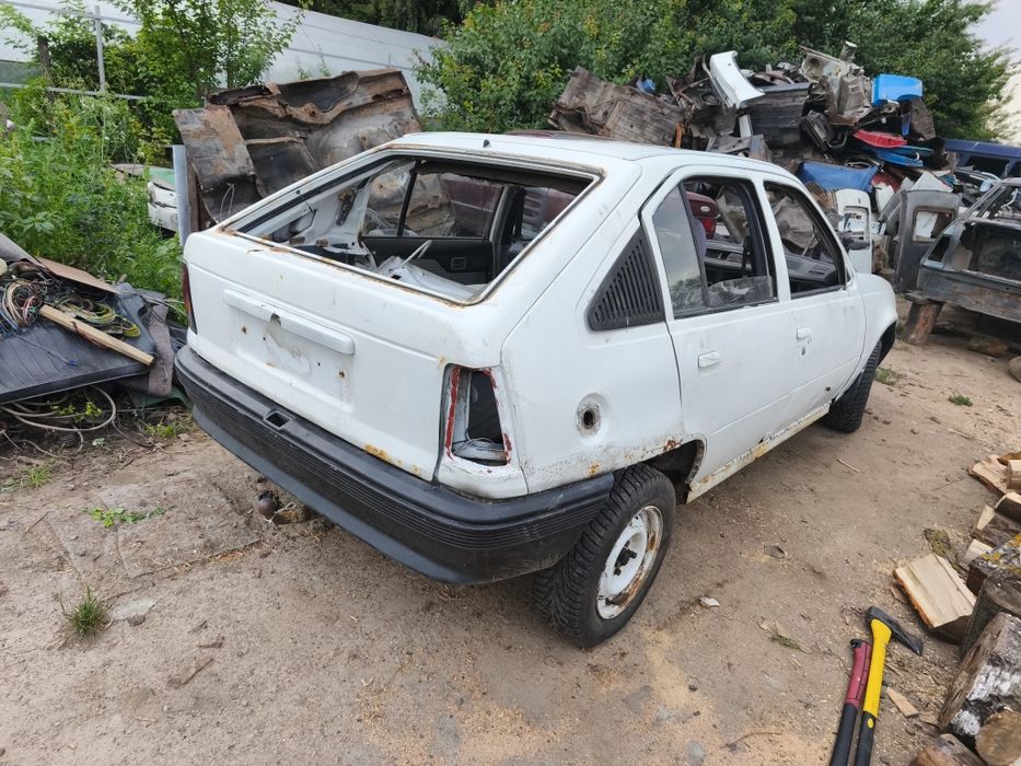 Опель кадет разборка шрот на болти, омега вектра астра