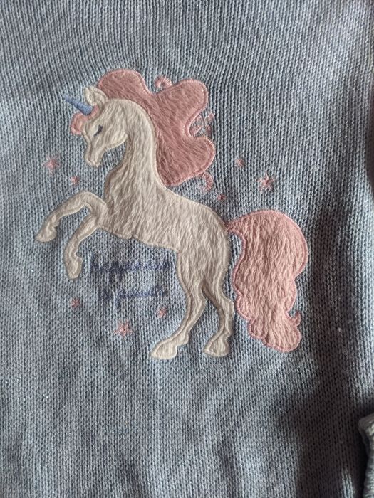 Чудовий светрик для дівчинки