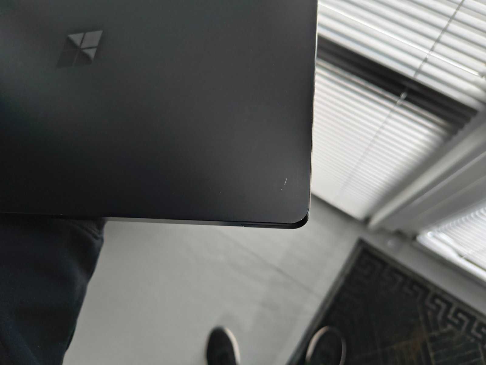 Microsoft Surface Laptop 4