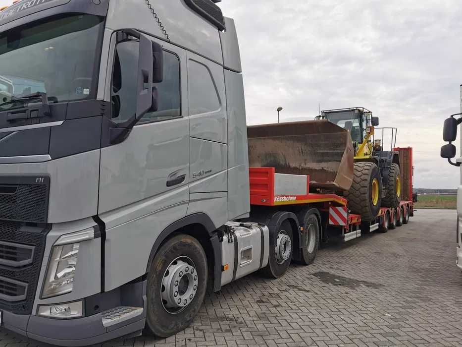 Transport koparek kruszarek kombajnów maszyn leśnych laweta