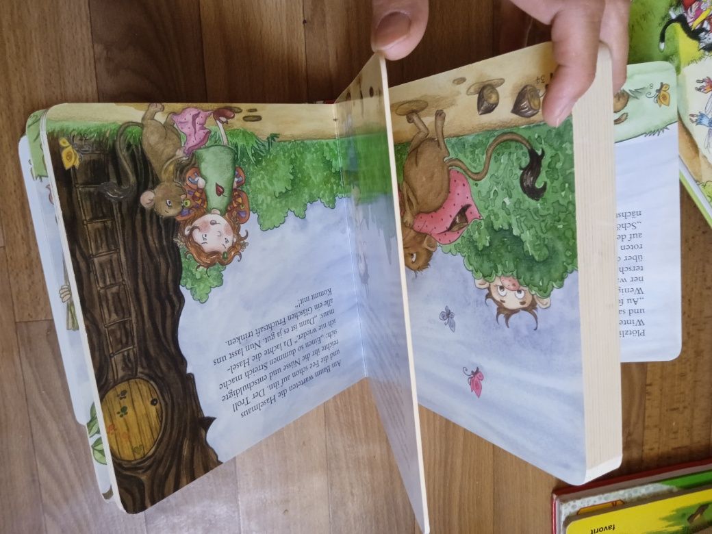Детская книга на немецком языке. Картонные страницы. Смотрите фото