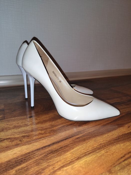 Туфли женские кожаные Aici berlucci