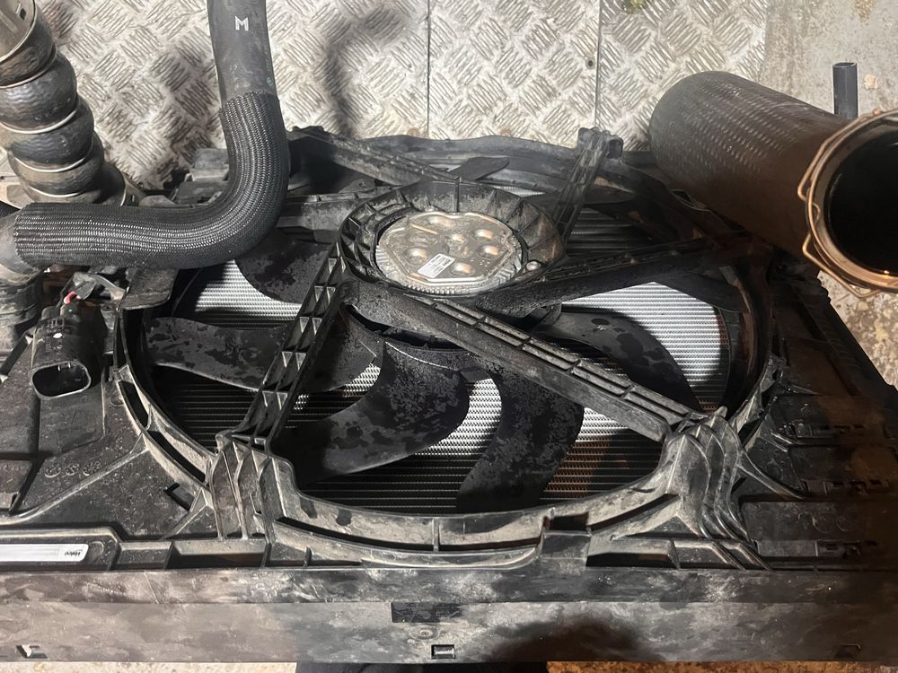 Bmw g22 pas przedni chlodnice komplet 2.0d