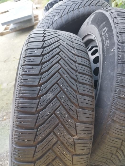 Opony zimowe z felgami ford volvo 205/60 16 cali
