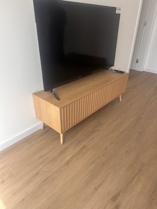Movel TV Conforama  3 PORTAS 130cm