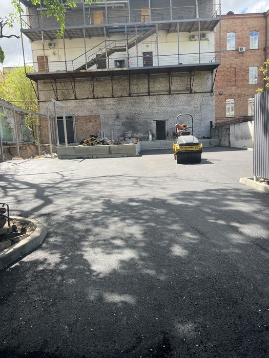 Укладка асфальтну крошку срез