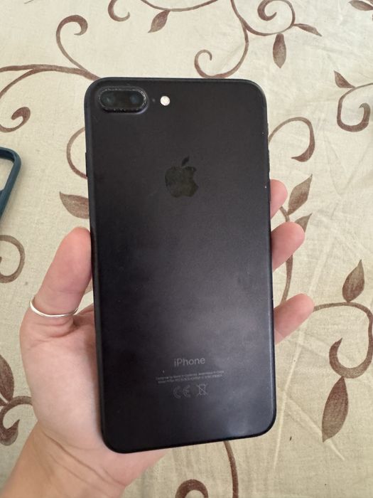 Продам iphone 7+
