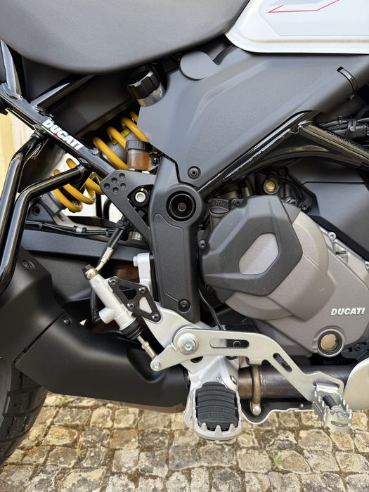 Ducati DesertX como nova