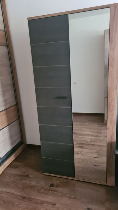 Шафа для одягу  ***