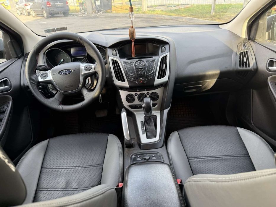 Продам Форд Фокус 2013 год Автомат