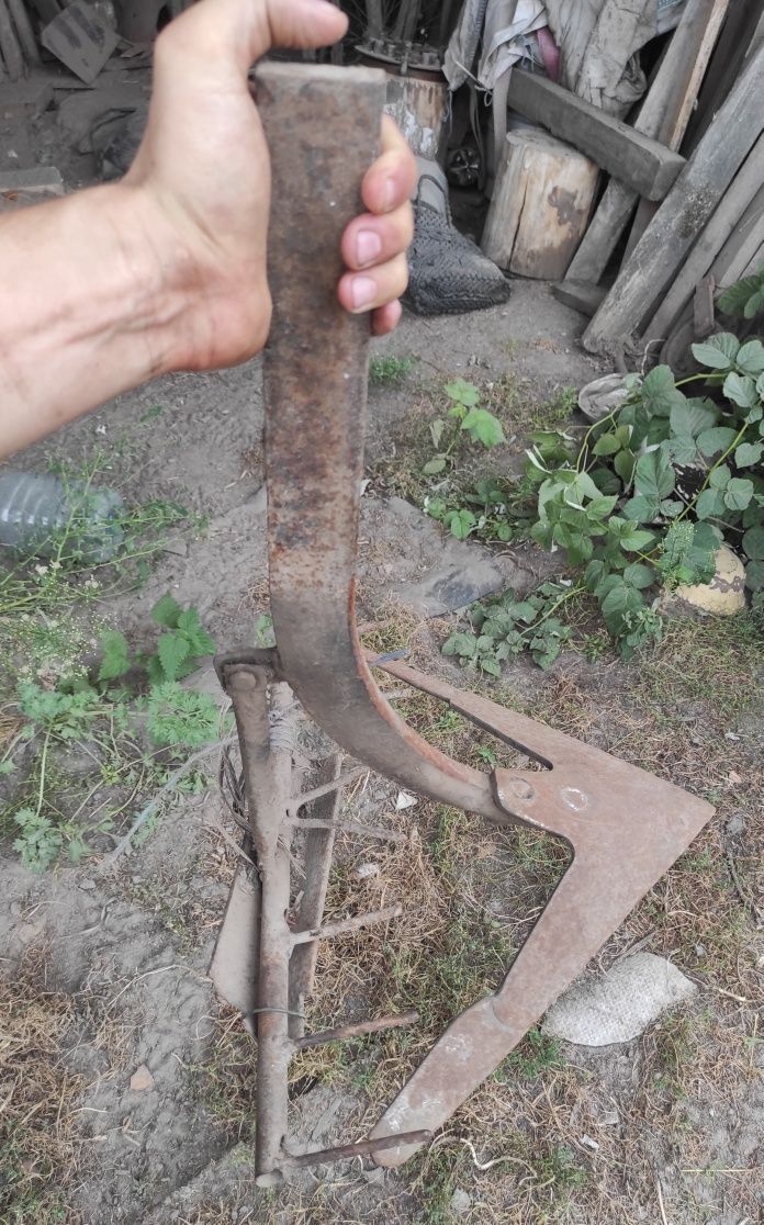 Культиватор нарізач рядків огортач окучувач окучник тракторний Т25