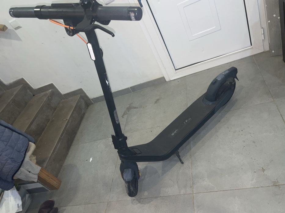 Ninebot E2 pro usada como nova