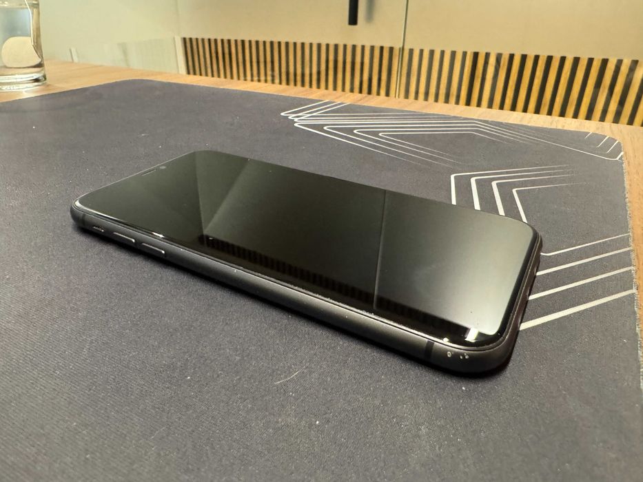 iPhone 11 – 128GB – Preto – Tudo a funcionar – 120€
