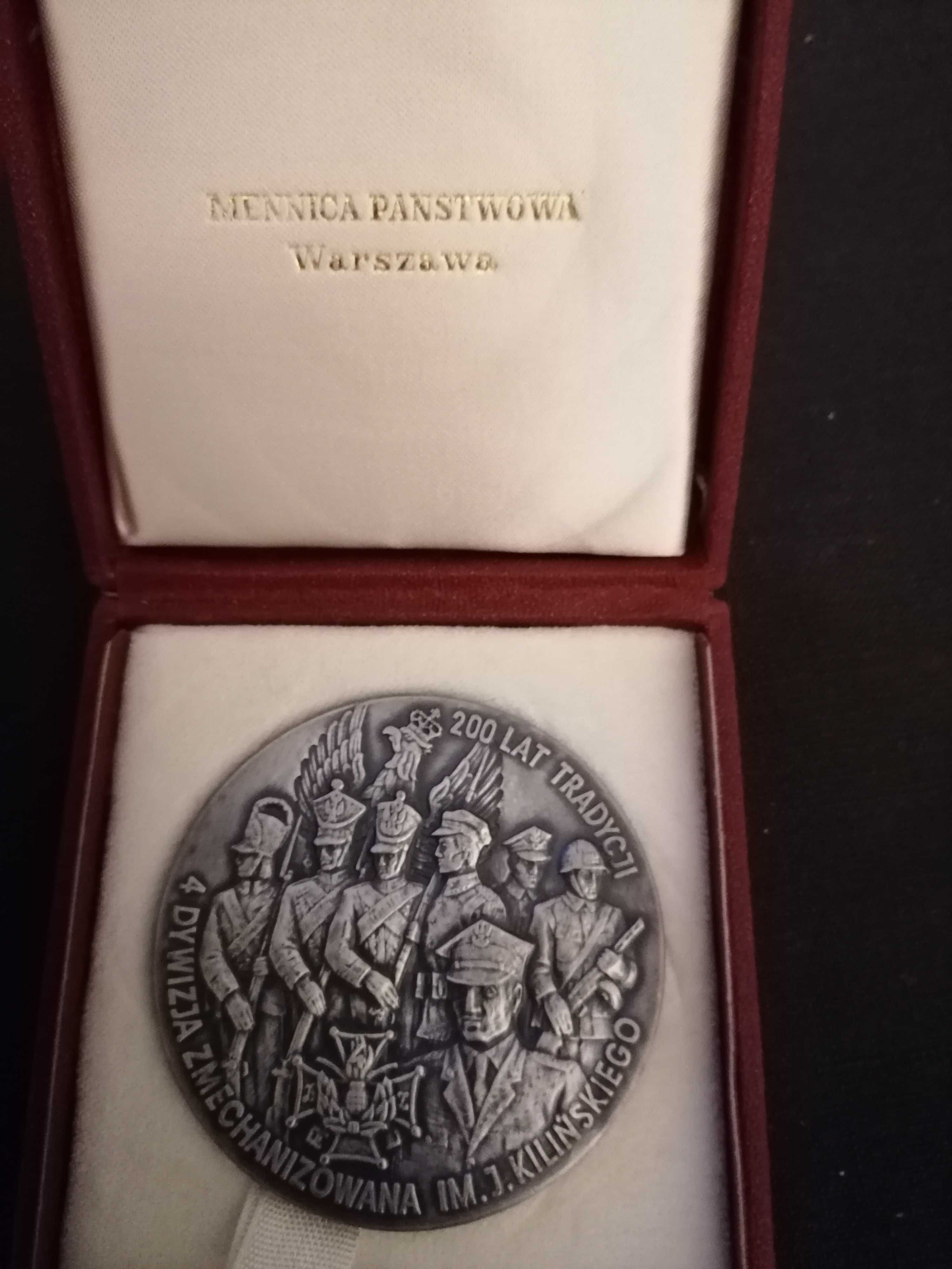 Medal-200 lat tradycji/4 Dywizja Zmechanizowana (1994)