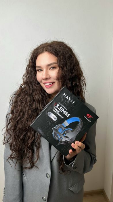 Ігрові навушники HAVIT від Віаліни Кот