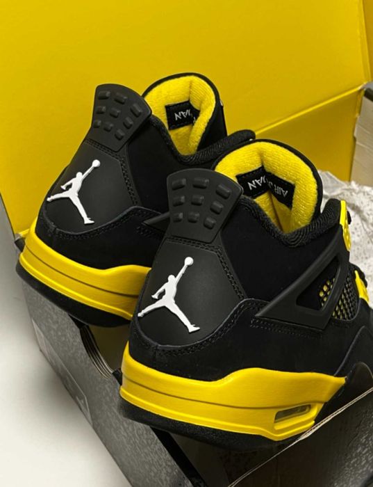 Buty‍ Obuwie sportowe Jordan 4 Retro Thunder Roz.39