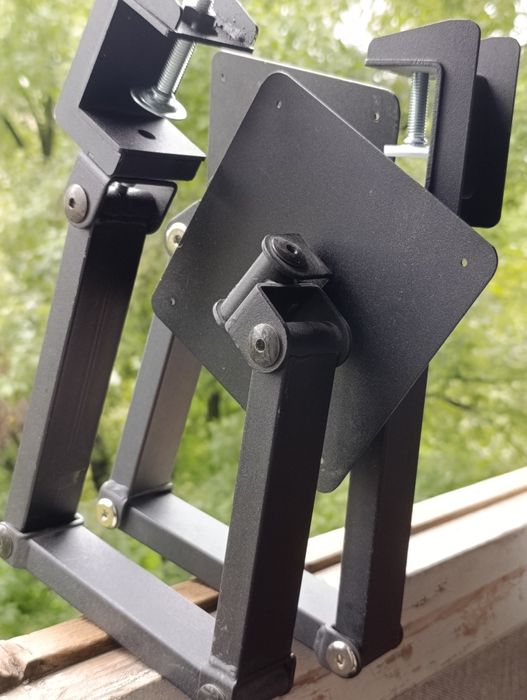 Кронштейн. Металевий. Важкий