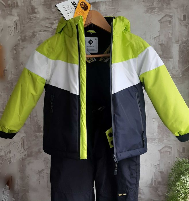 Комплект курточка зимова та напівкомбез для хлопчика
НОВІ 116-122