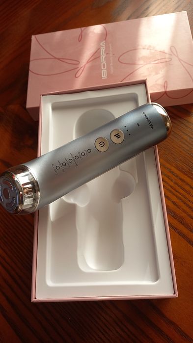 Продам лед маску і масажер для лиця відомих фірм .