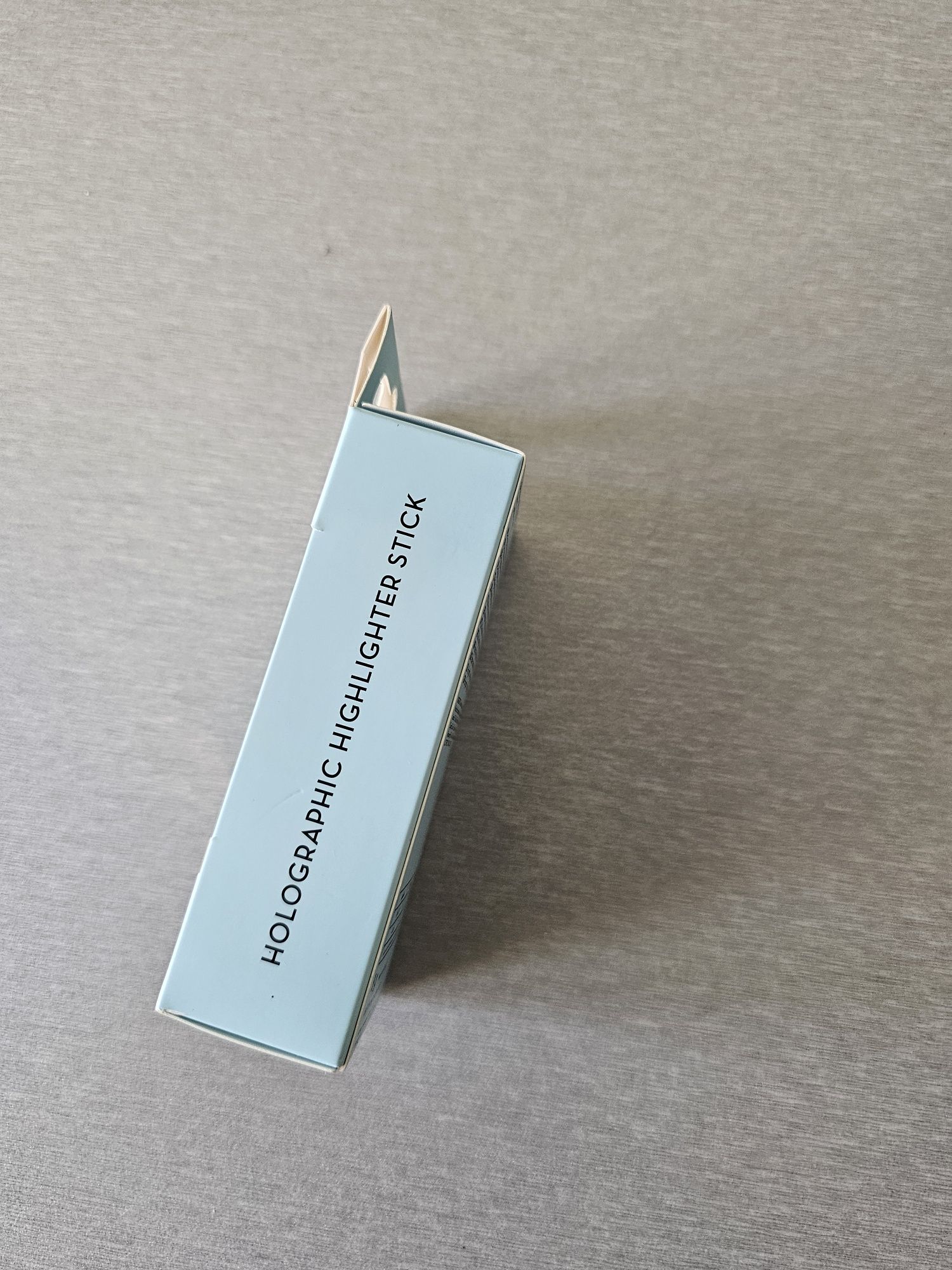 Rozświetlacz kredka rozświetlająca Holographic Stick Max&More