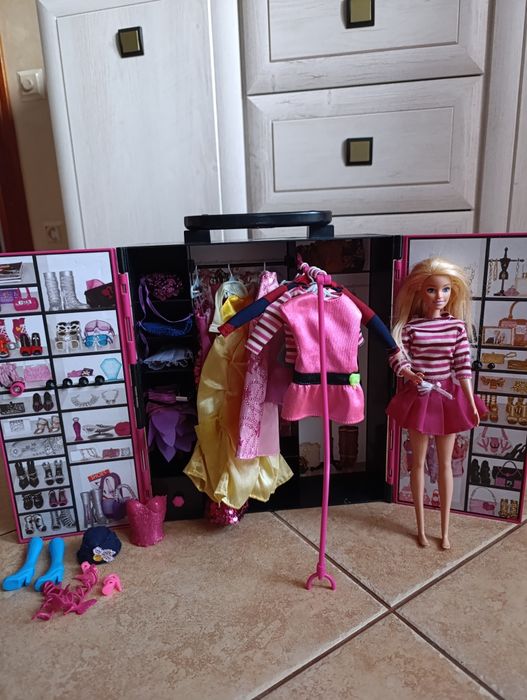 Шафа Барбі і лялечка Barbie Mattel