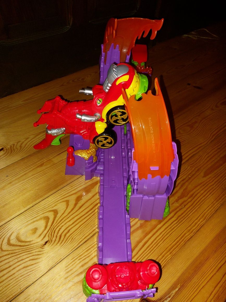 T-Racers Dragon Loop Zestaw z wyrzutnią Magic Box