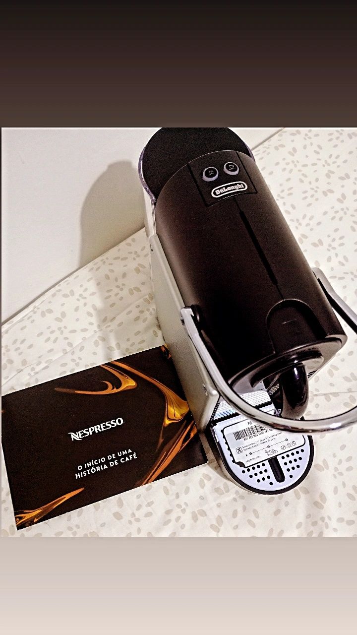 Cafetera Nespresso Nova