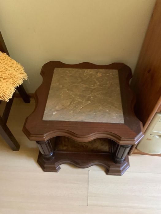 Mesa de centro em madeira e mármore