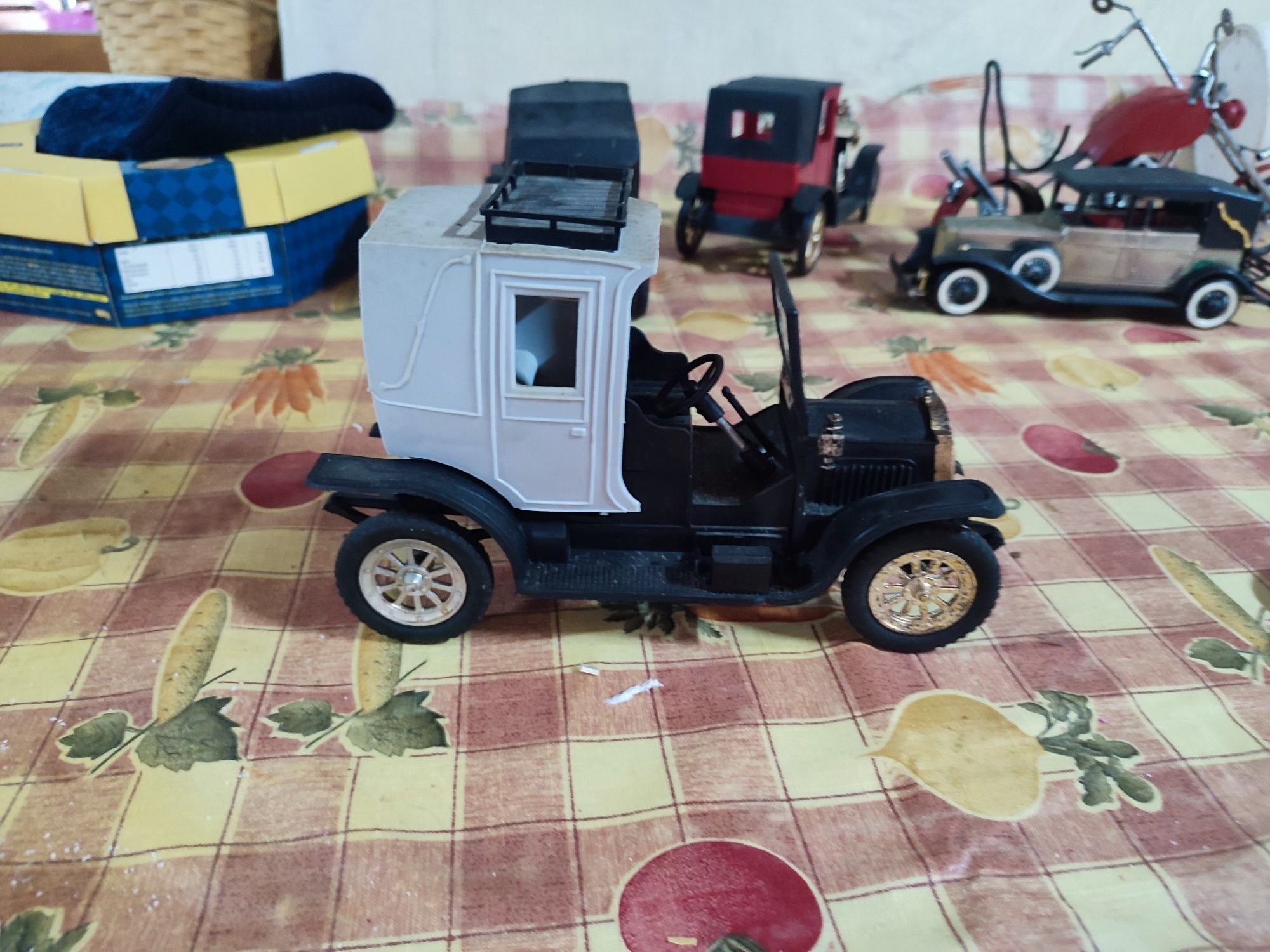 Carro brinquedo vintage
