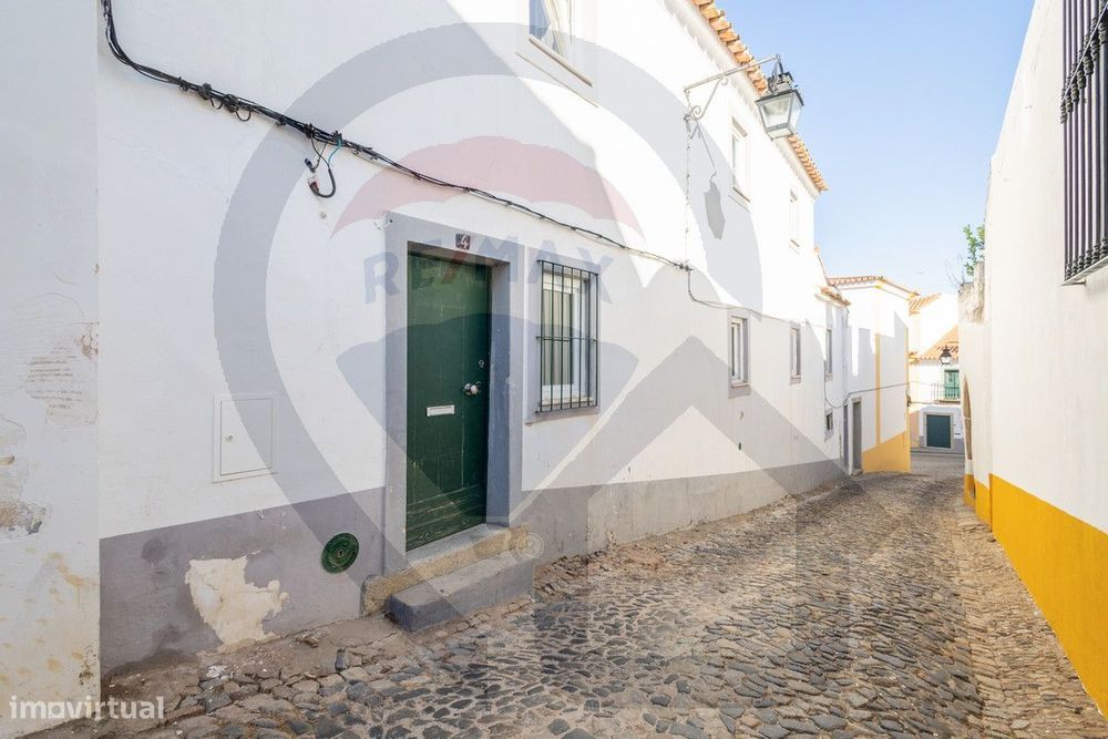 Prédio para Investimento no Centro Histórico de Évora