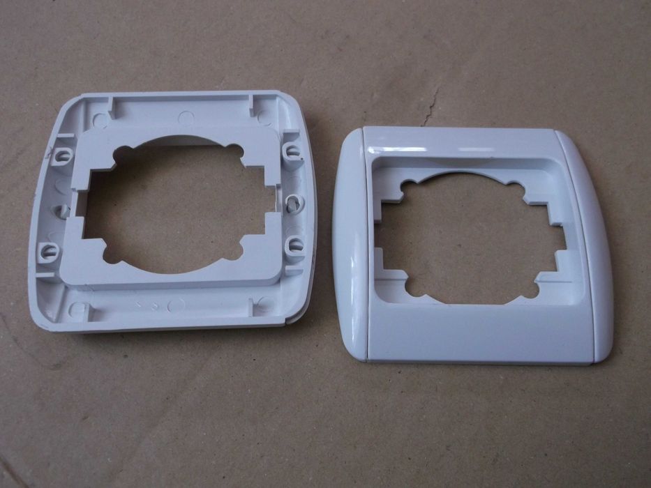 Wyłączniki oświetleniowe, skrzynka rozdzielcza, bezpieczniki topikowe