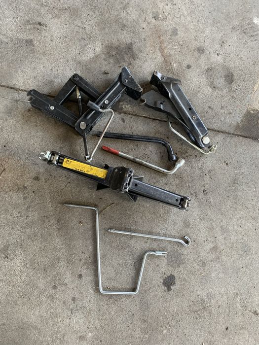 Volvo s60 s80 v70 xc90 lewarek podnosnik samochodowy