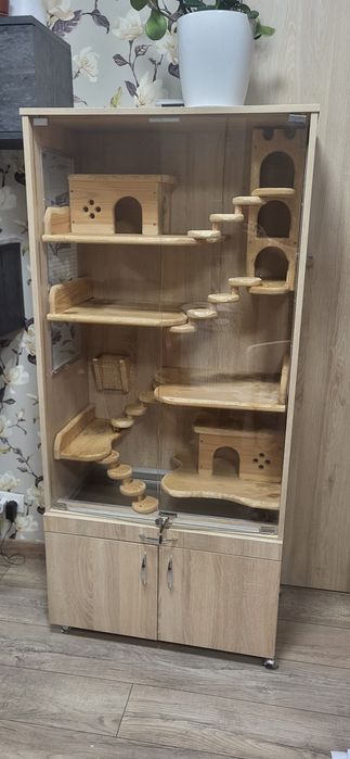 Продам вітрину для шиншил; клітка