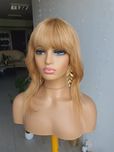 Peruka z włosów naturalnych w 100% Sofi z grzywką blond refleksy