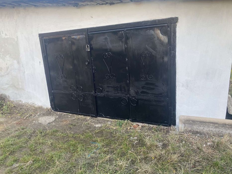 Продам  гараж в центрі м.Балта. ВСІ ПИТАННЯ ПО ТЕЛ.