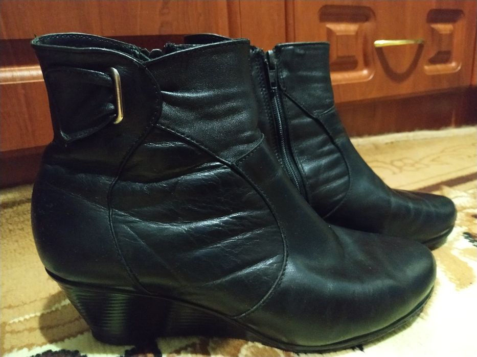 Ботинки жіночі, шкіряні