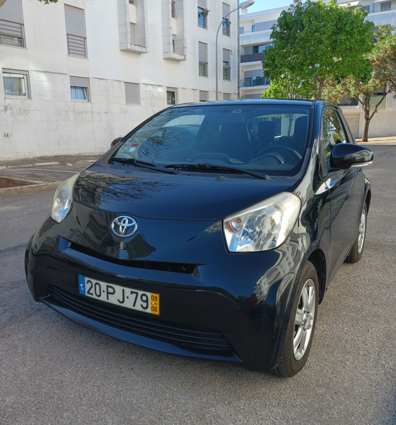 Vendo Toyota IQ em bom estado