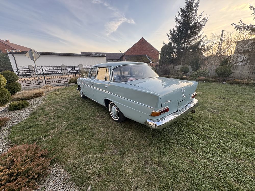 Mercedes-Benz W110