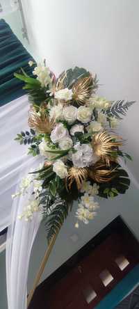 Girlandy kwiatowe na ściankę ślubną, kompozycje kwiatowe