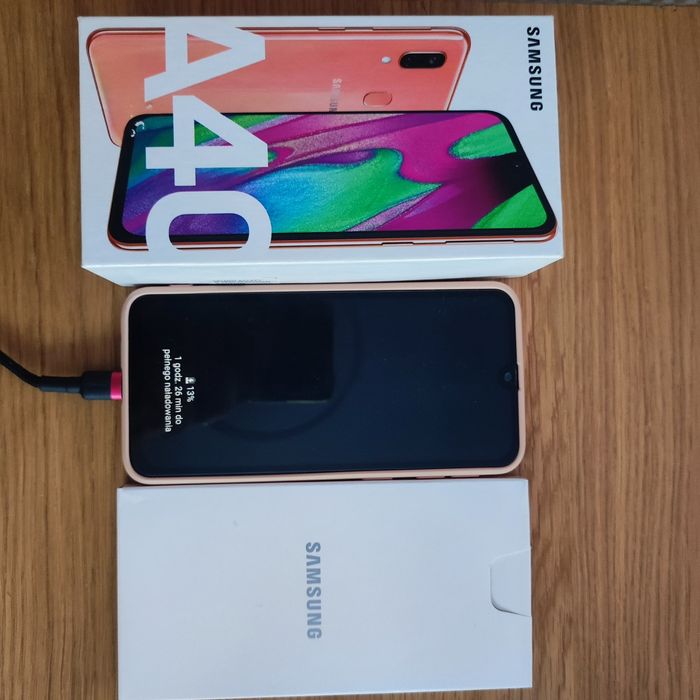 Telefon smartfon Samsung A40 coral