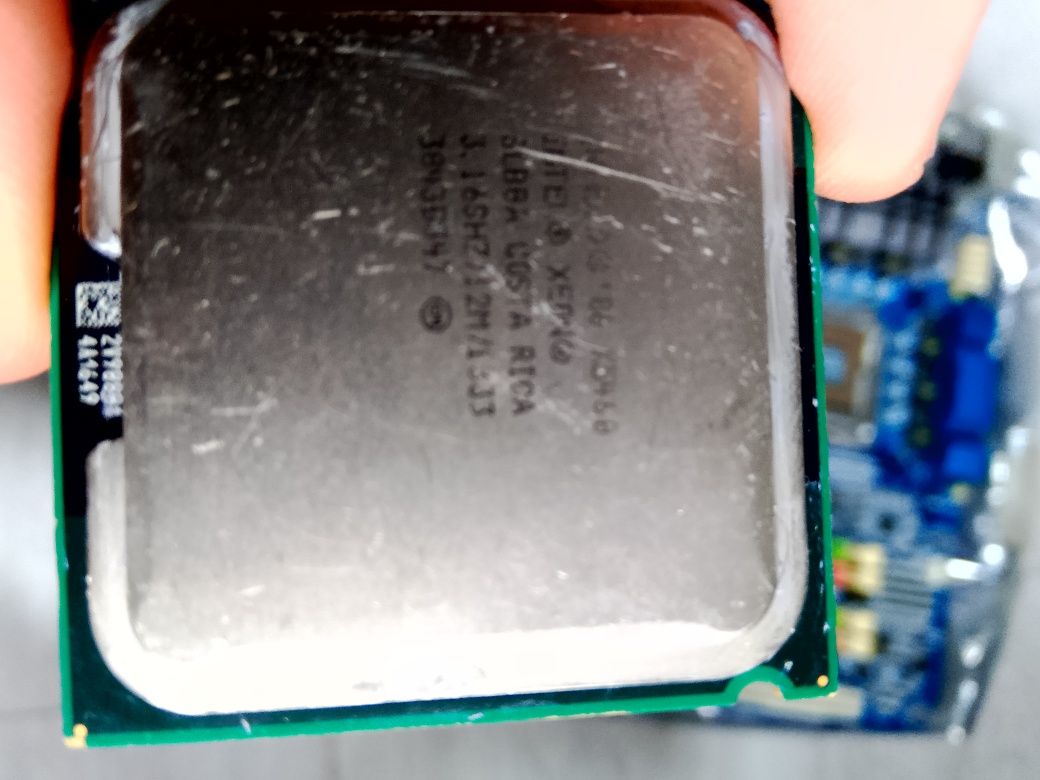 Процесори Intel Core Quad і Xeon