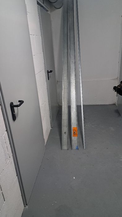 Profile metalowe 3m cena za całość 50 zł