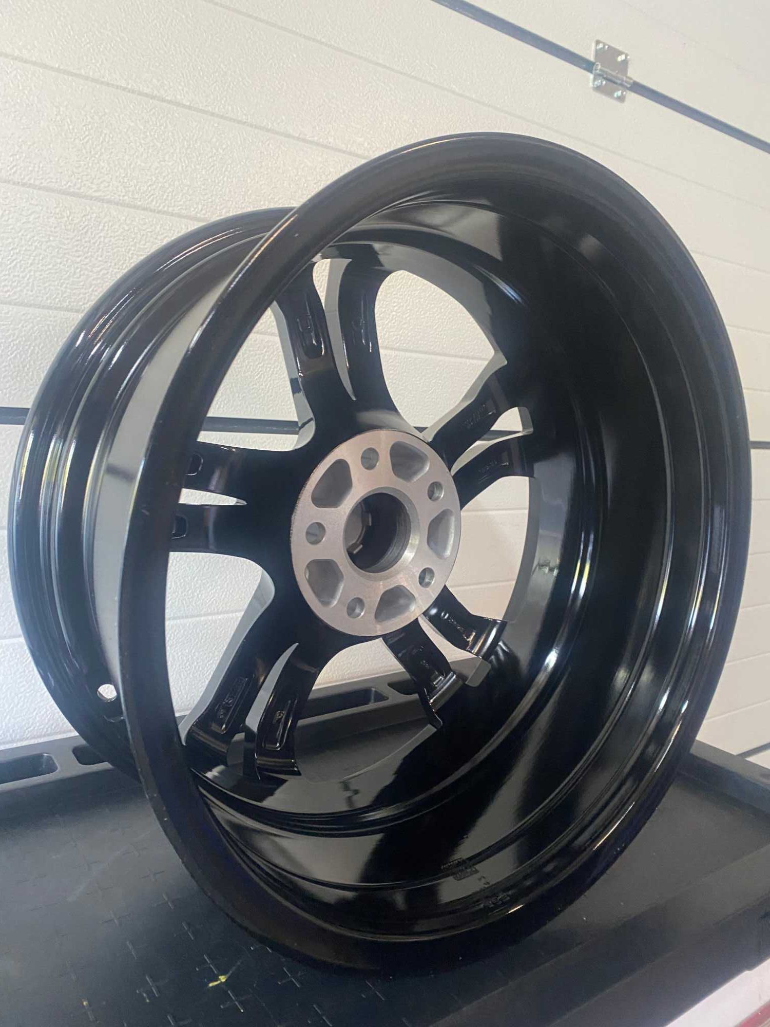Felgi 17 5x114,3 Toyota Auris Avensis Camry C-HR Corolla RAV4 Czarne