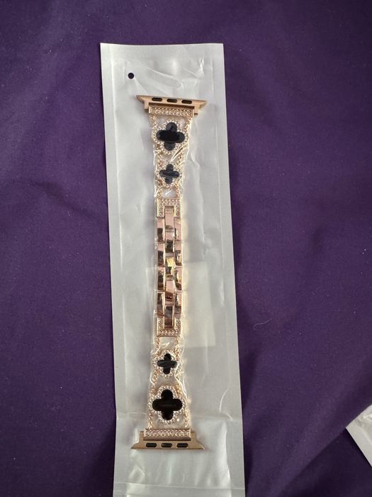 Ремешок на Apple watch клевер