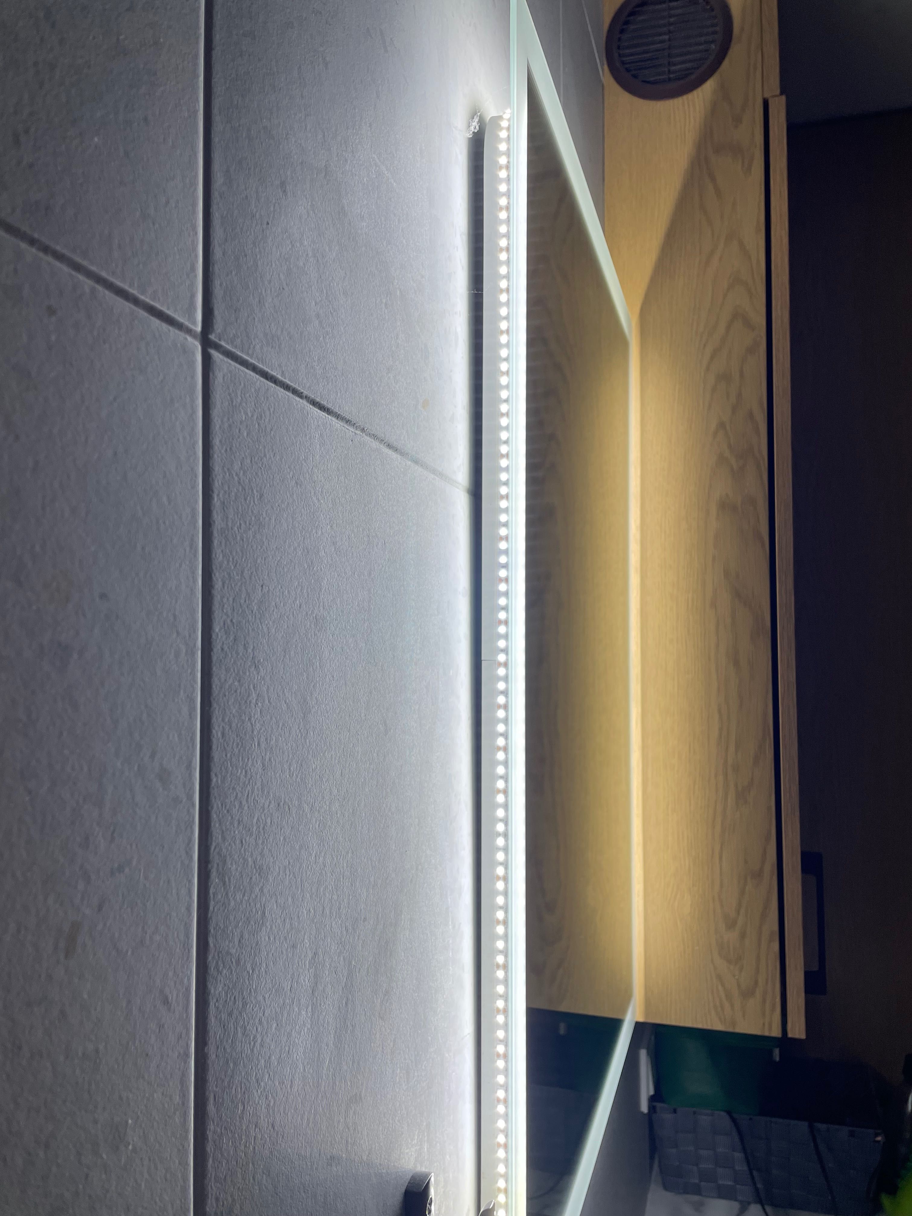 Lustro podświetlane LED 80x60 łazienkowe Alasta