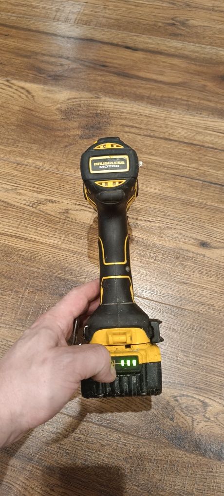 Wkrętarka DeWalt dcd791 5ah