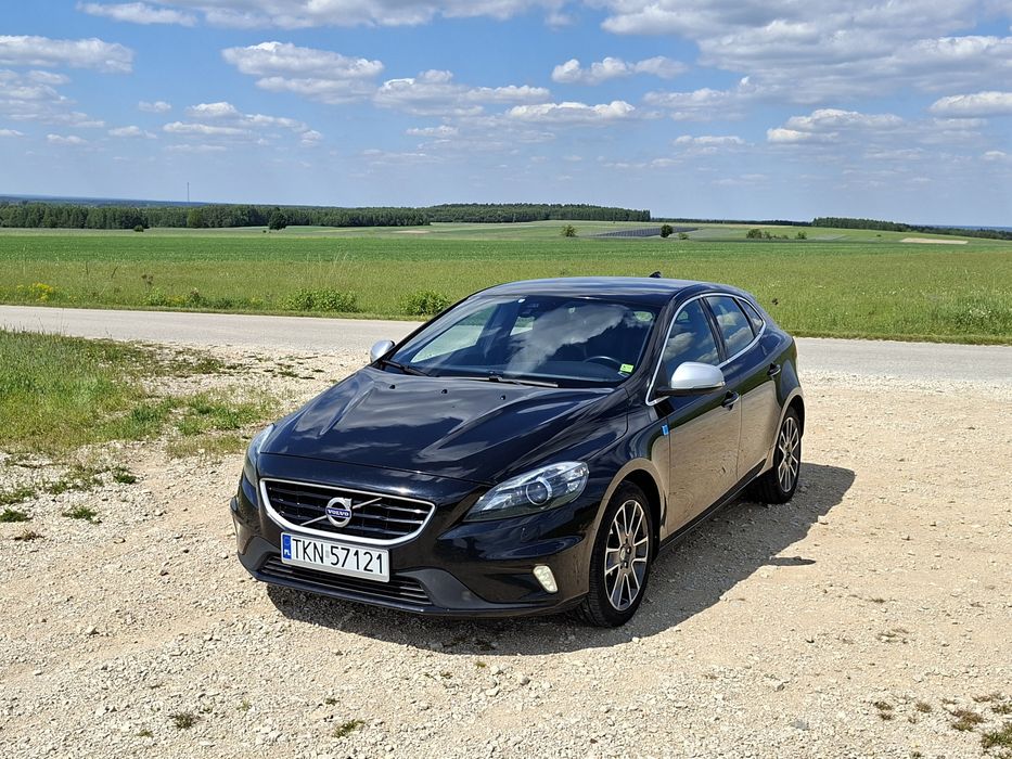 Volvo V40  R-design  D2 2.0 120