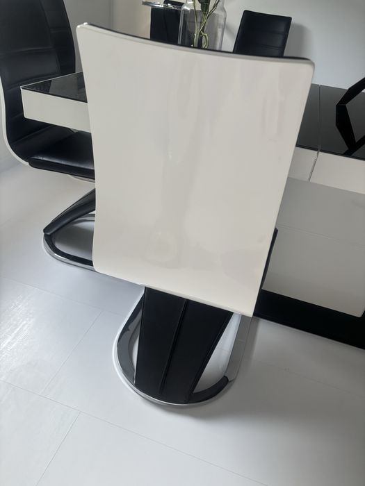 Krzesło krzesła do jadalni czarno-białe