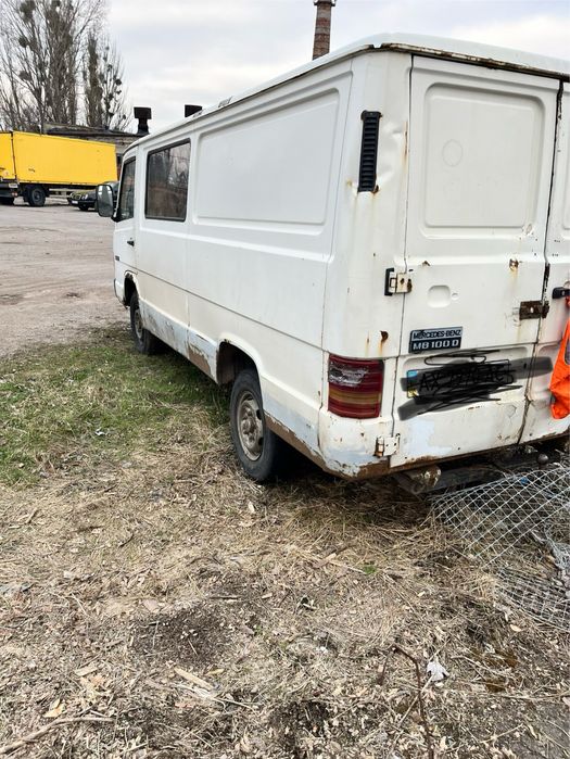 Mercedes mb 100 D , на гайки болты , метизы